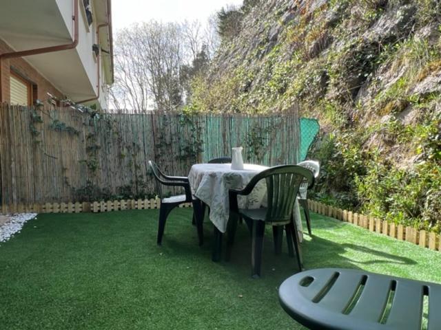 Casa Buganvilla. Apartamento Con Jardin, A 100 Metros Del Centro. Comillas Kültér fotó