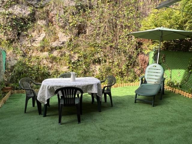 Casa Buganvilla. Apartamento Con Jardin, A 100 Metros Del Centro. Comillas Kültér fotó